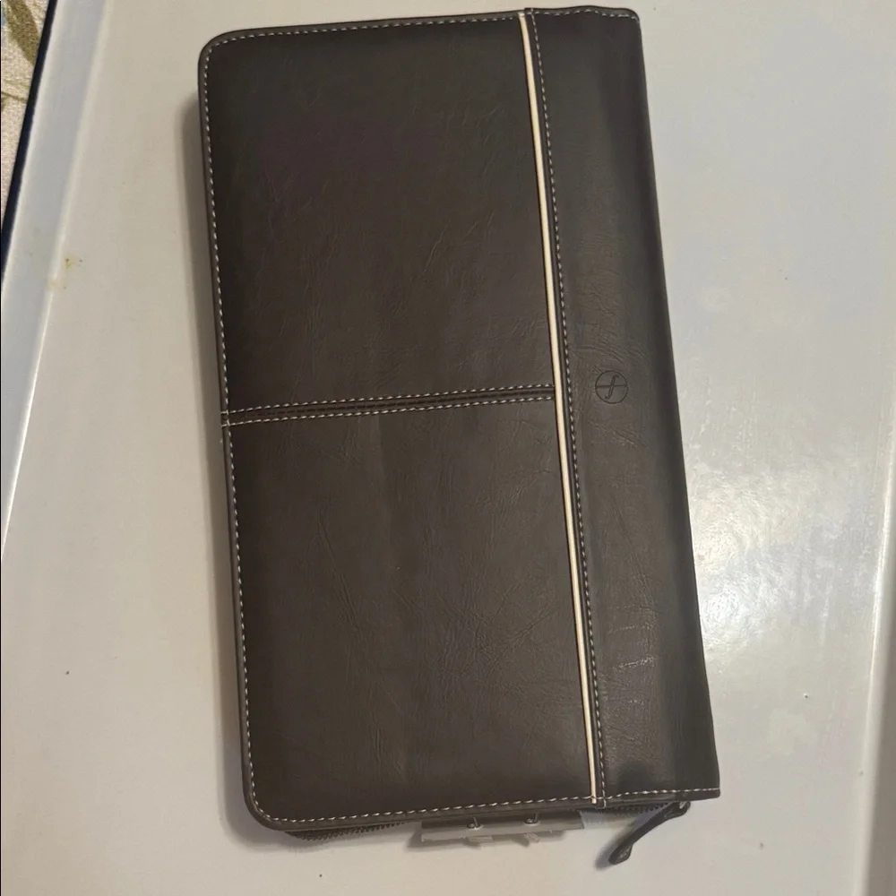 Foray Card Brown Business Card Organizer Wallet